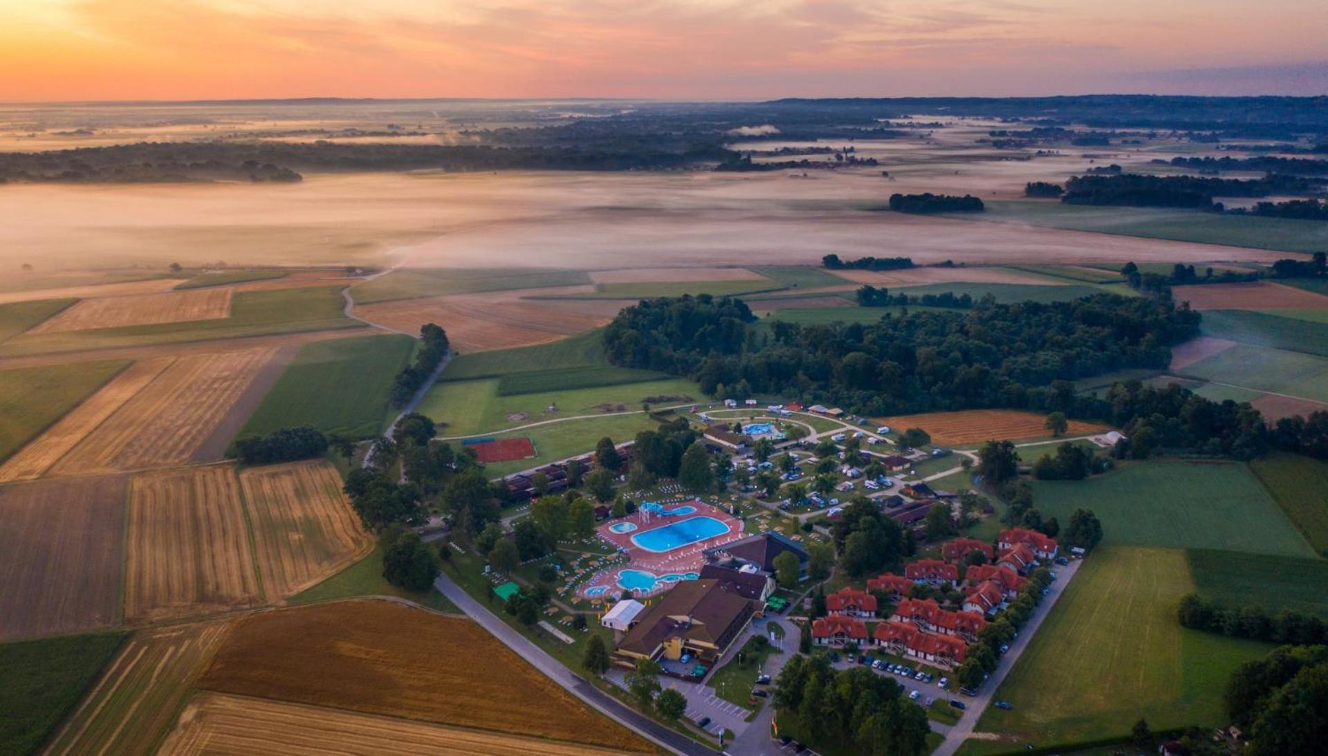 Terme Banovci - Hotel Zeleni Gaj Verzej Ngoại thất bức ảnh